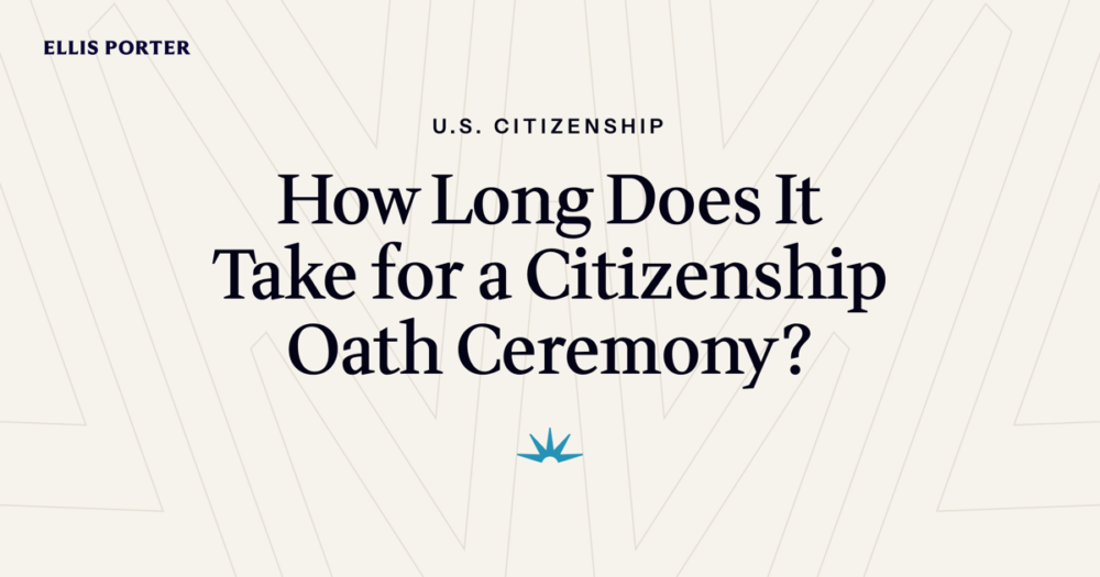 New US citizens taking the Oath of Allegiance at a naturalization ceremony.