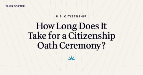 New US citizens taking the Oath of Allegiance at a naturalization ceremony.